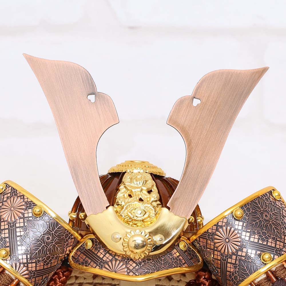 Amazon.co.jp: 五月人形 7号兜 漆合わせ彫金吹返し 7号兜 日ノ本銀